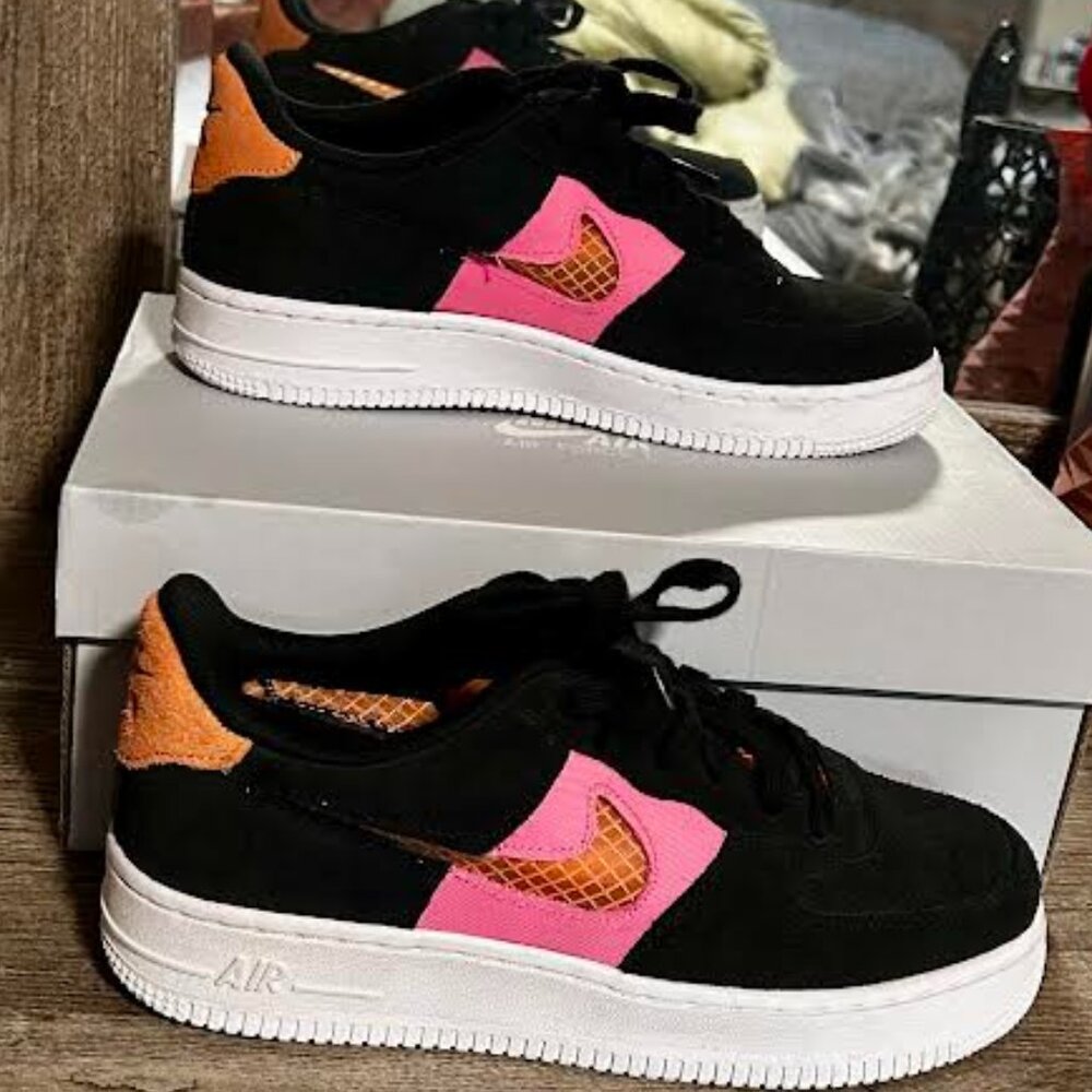 W'S 7, YOUTH 5.5, M'S 5.5- Nike Air Force 1 Low GS 'Black Lotus Pink'
